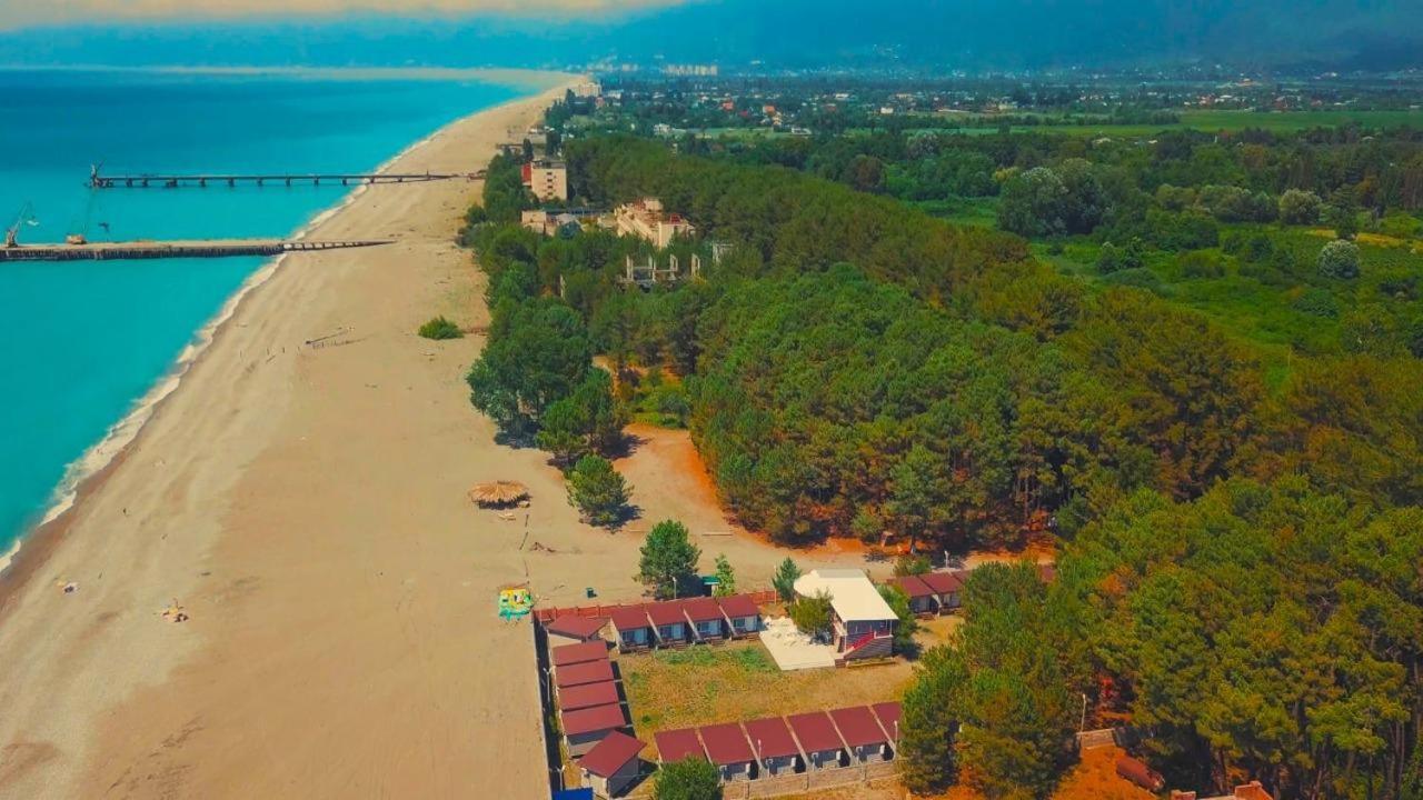 Ostrov Park-Hotel 皮聪达 外观 照片